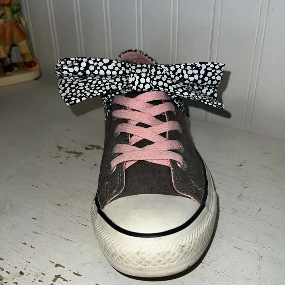 Converse bow sneakers size 9